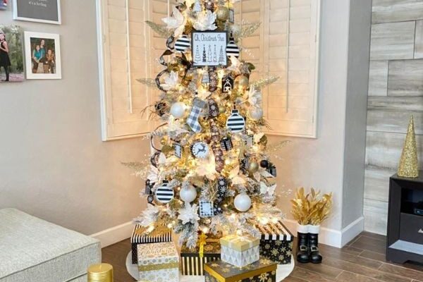 Add a heading - parties-for-less-christmas-decor-01